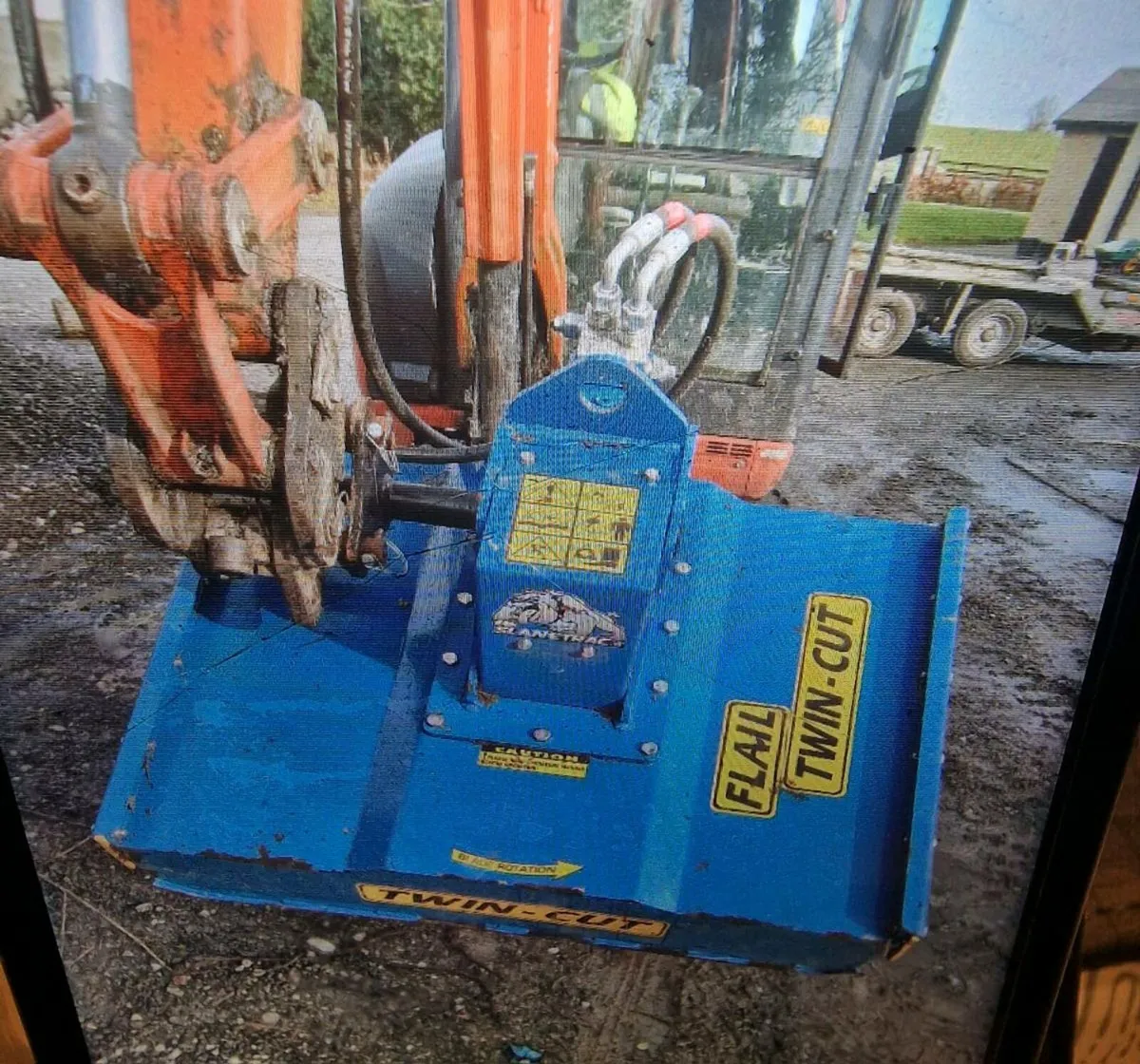 FLAIL Twin Cut Hedge Trimer FOR SALE - Image 2