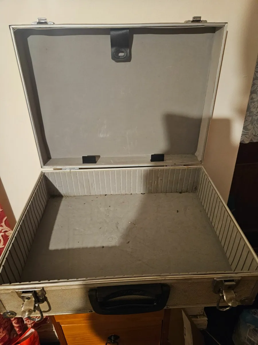 Brief Case Music Case - Image 2