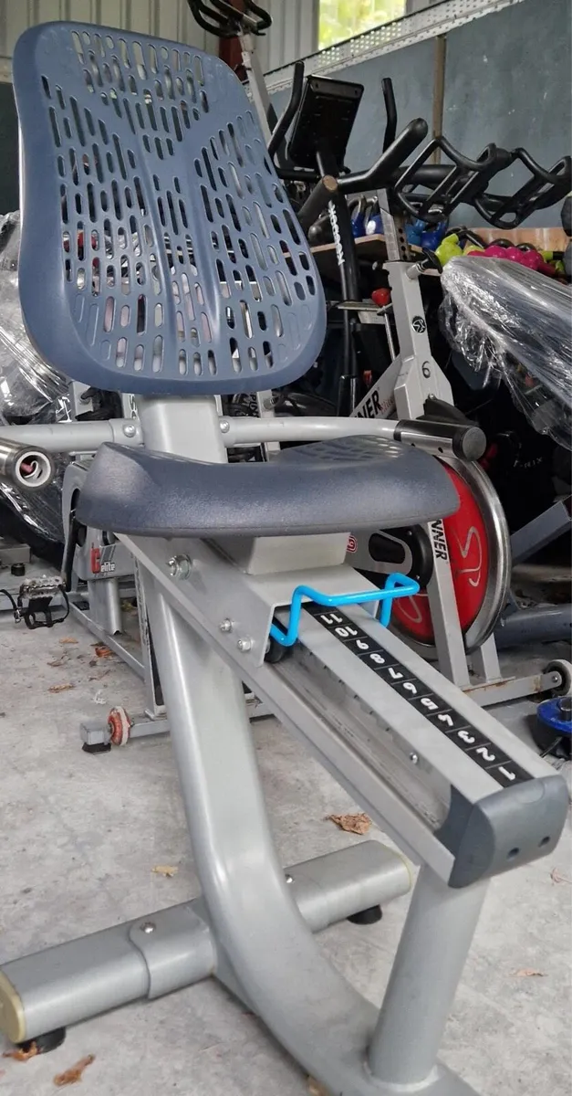 Precor recumbent age friendly - Image 4