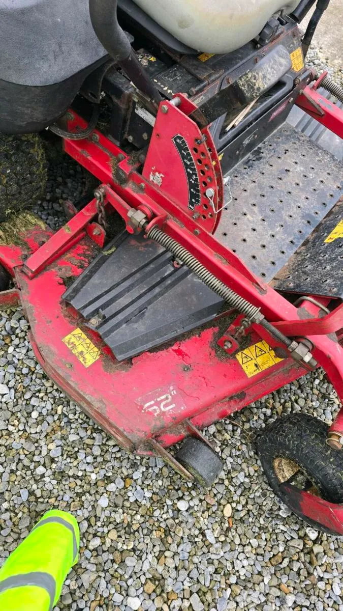 DIESEL ZERO TURN 62" - Image 3