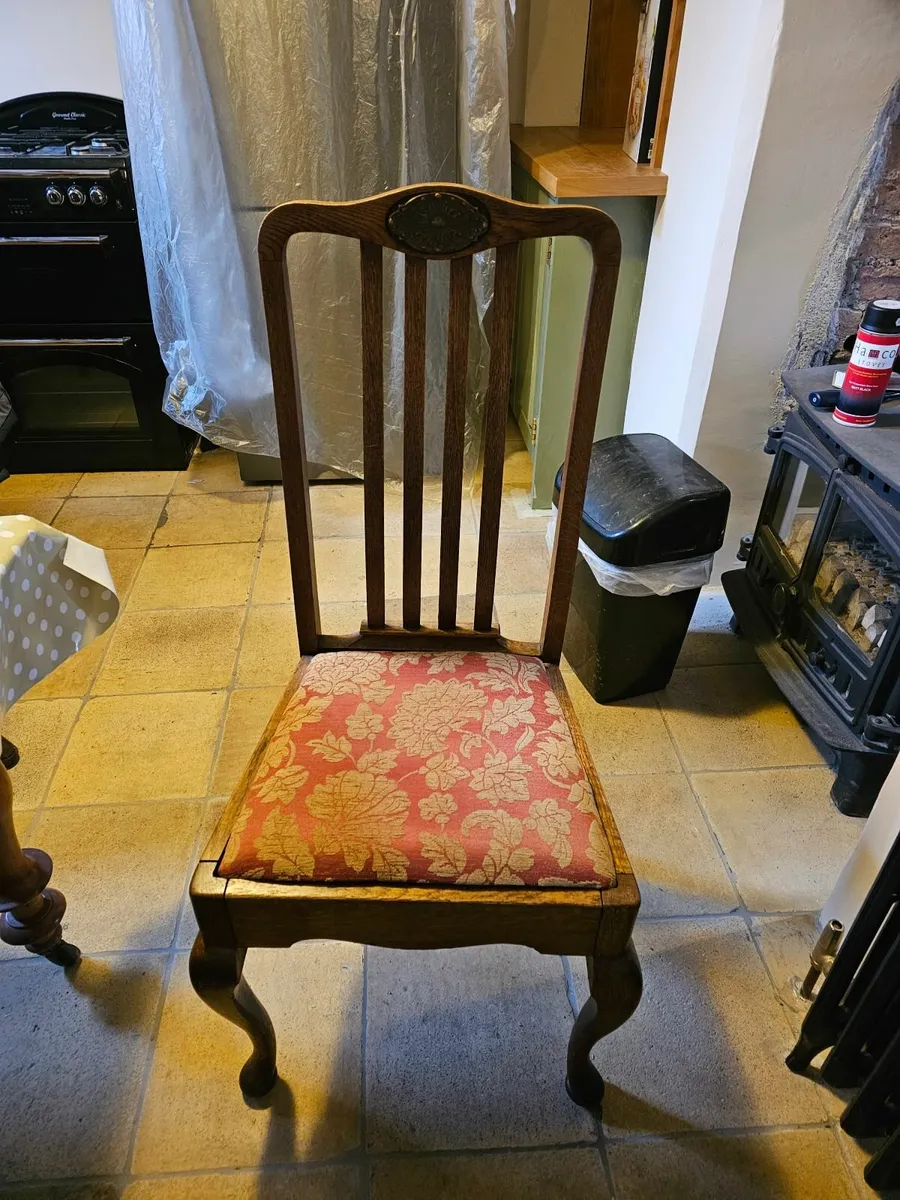 Suite and chairs - Image 3