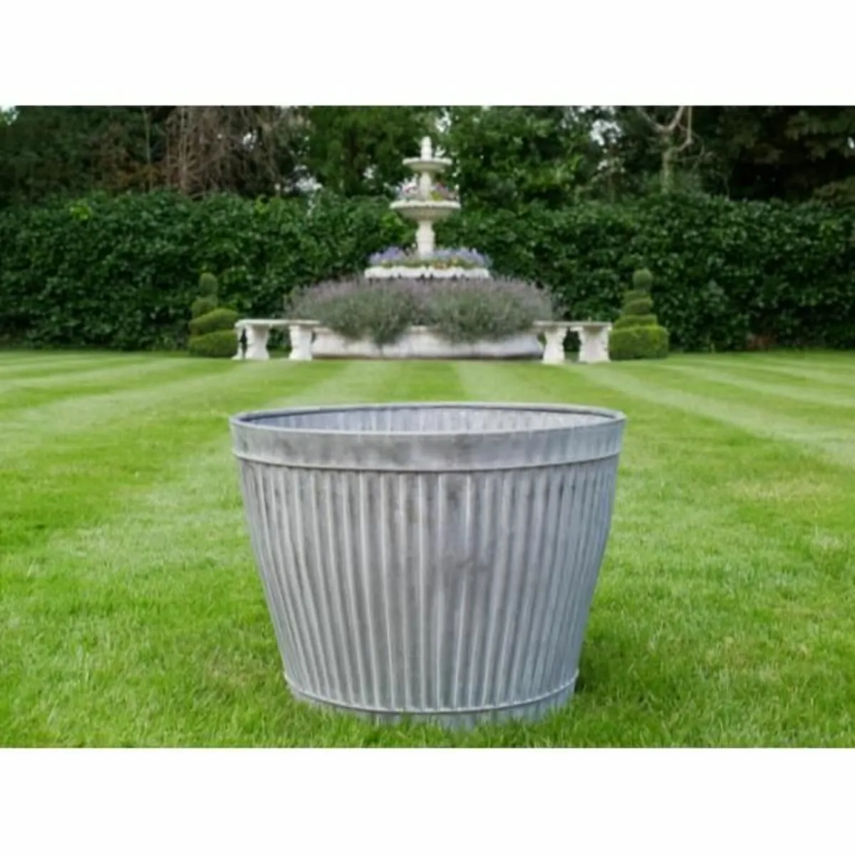 Planter D9478 - Image 1