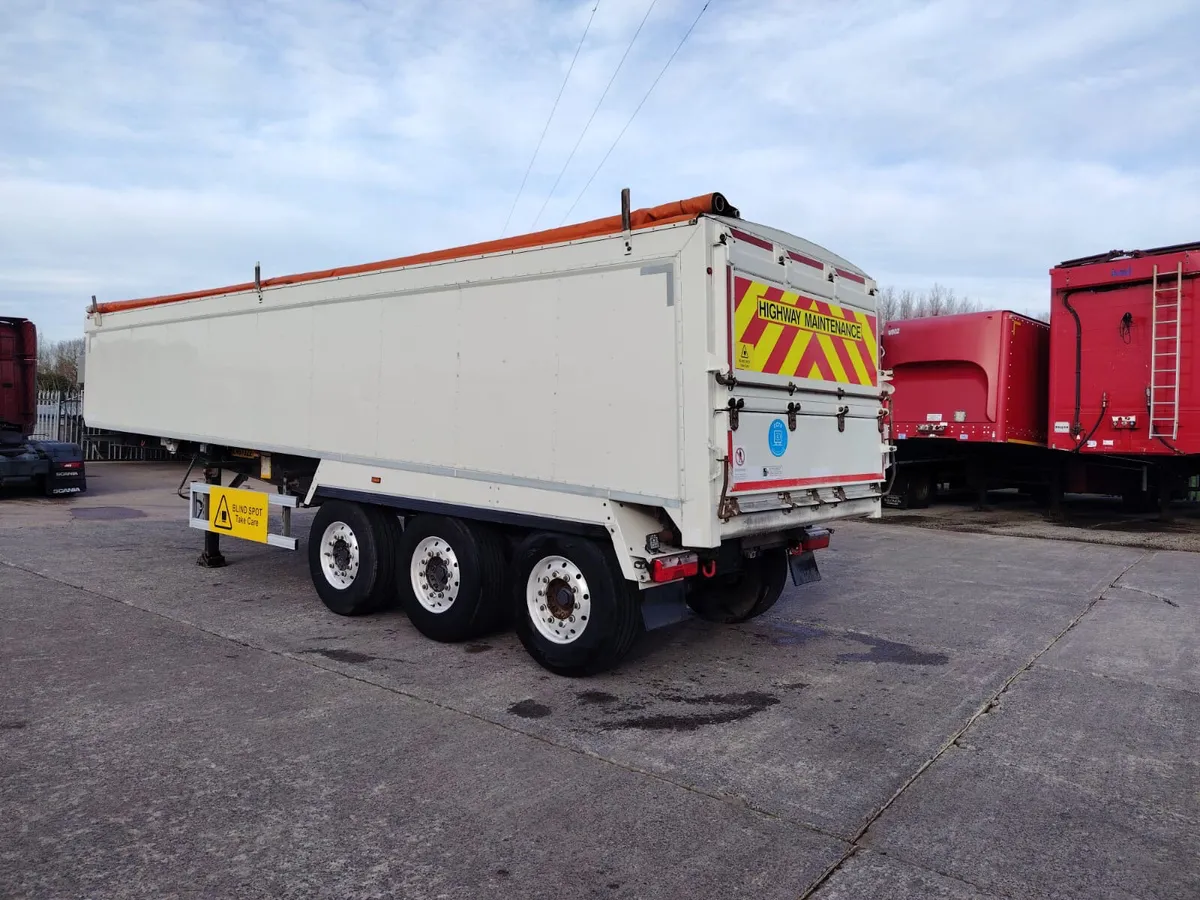 2019 Aggregate insulated tipper electrical cover - Image 2