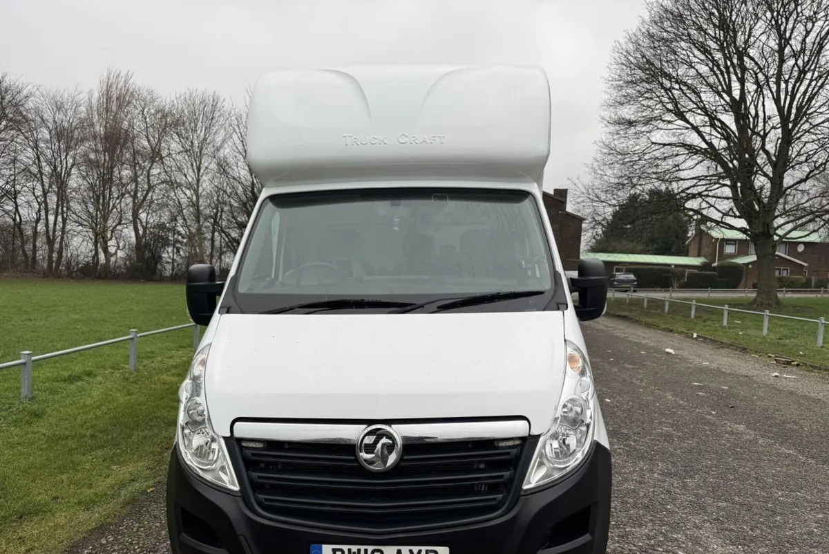 2019 Vauxhall Movano Curtainsider Van - Image 2