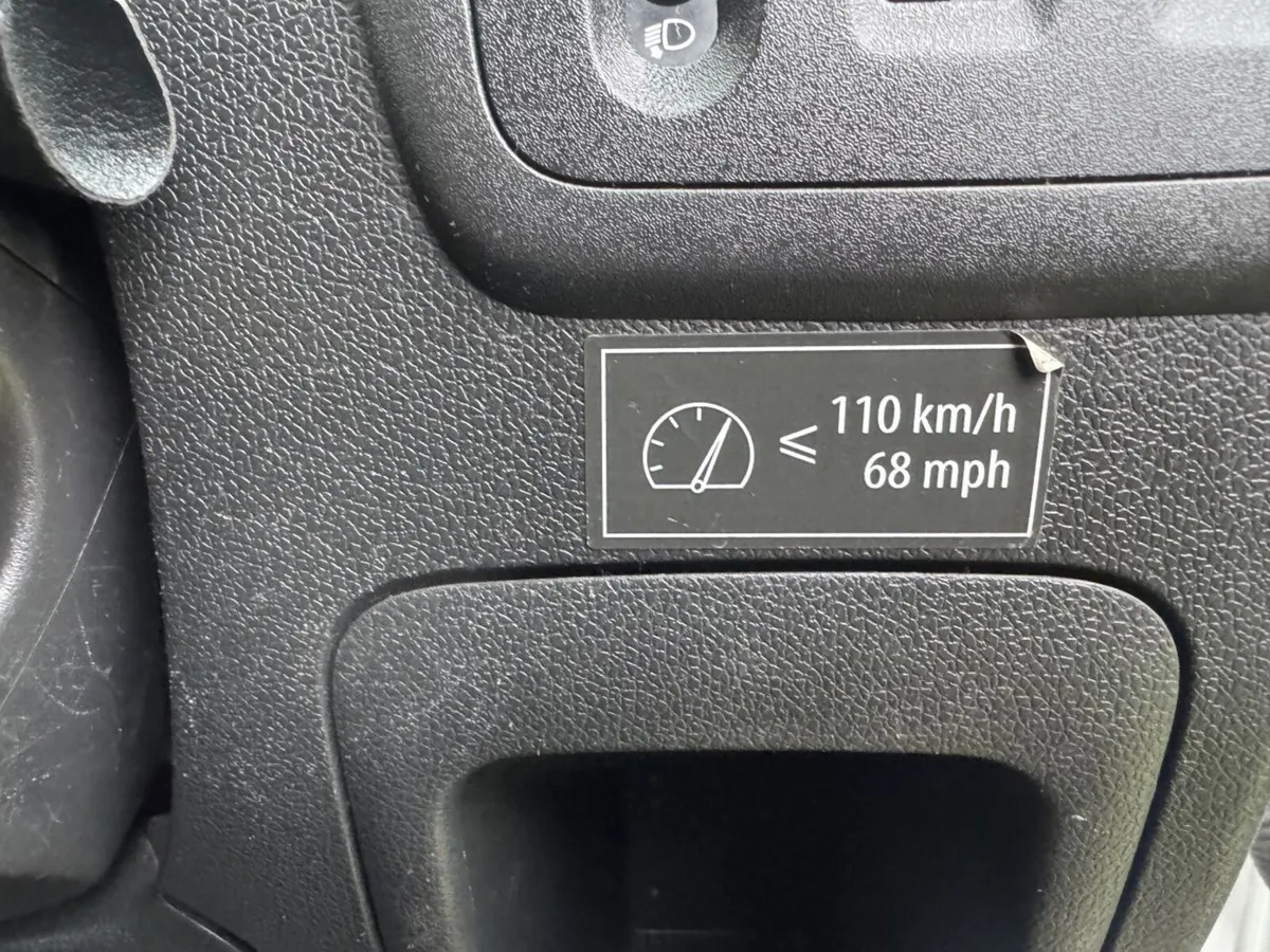 2019 Vauxhall Movano Curtainsider Van - Image 3