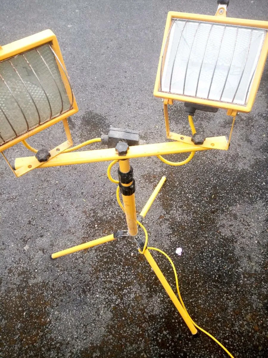 2 x Work Light Stands - Image 3