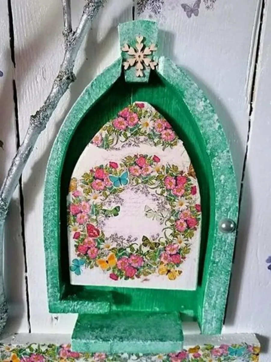 Enchanted fairy door/decorative shelf display - Image 4