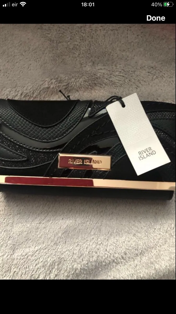 Ladies  BNWT river island purse €15 - Image 1