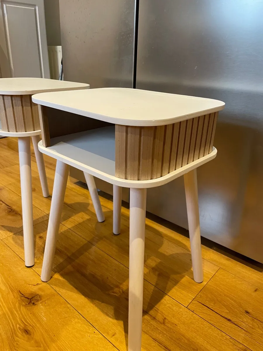 2 bedside lockers €60 - Image 3