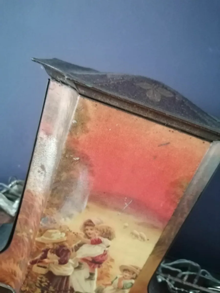 Antique Art Deco Vase Biscuit Tin c.1915-20 - Image 2