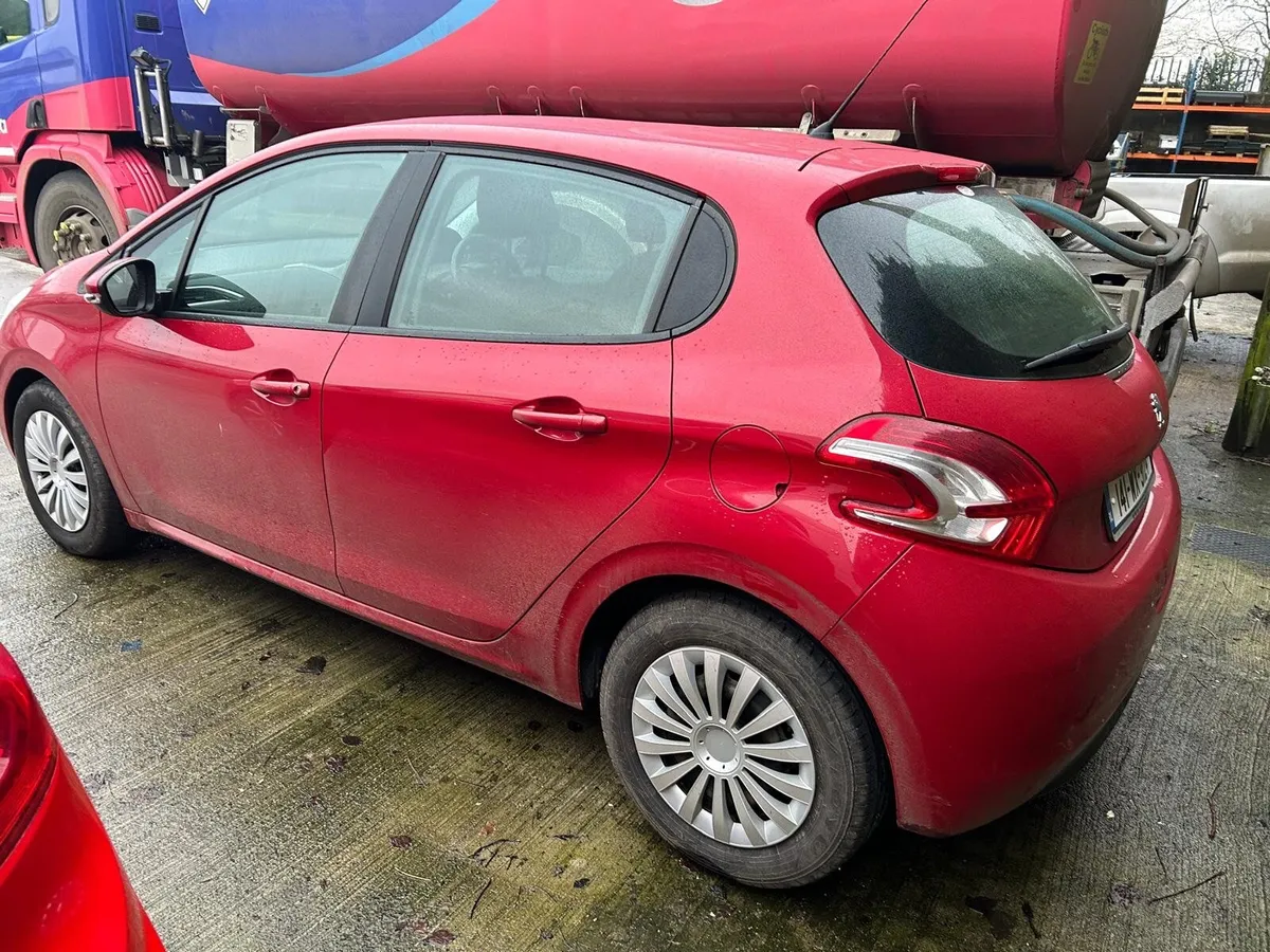 2014 Peugeot 208 trade car very clean low mil - Image 4