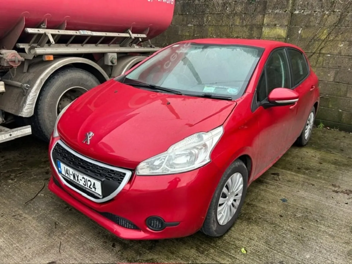 2014 Peugeot 208 trade car very clean low mil - Image 2