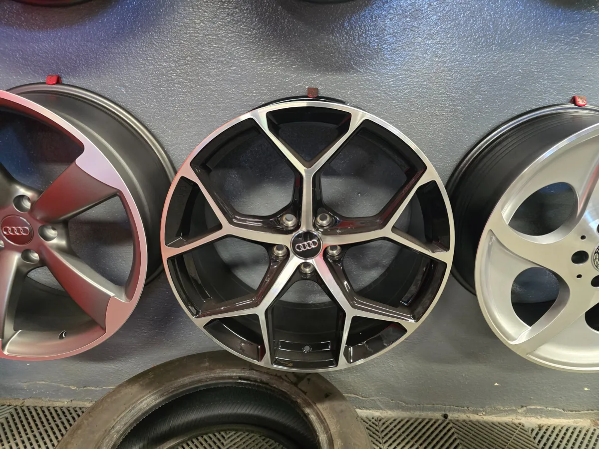 **Special** 19" Audi C8 Style