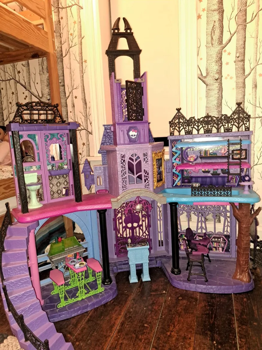 Monster High Haunted High School - Image 2