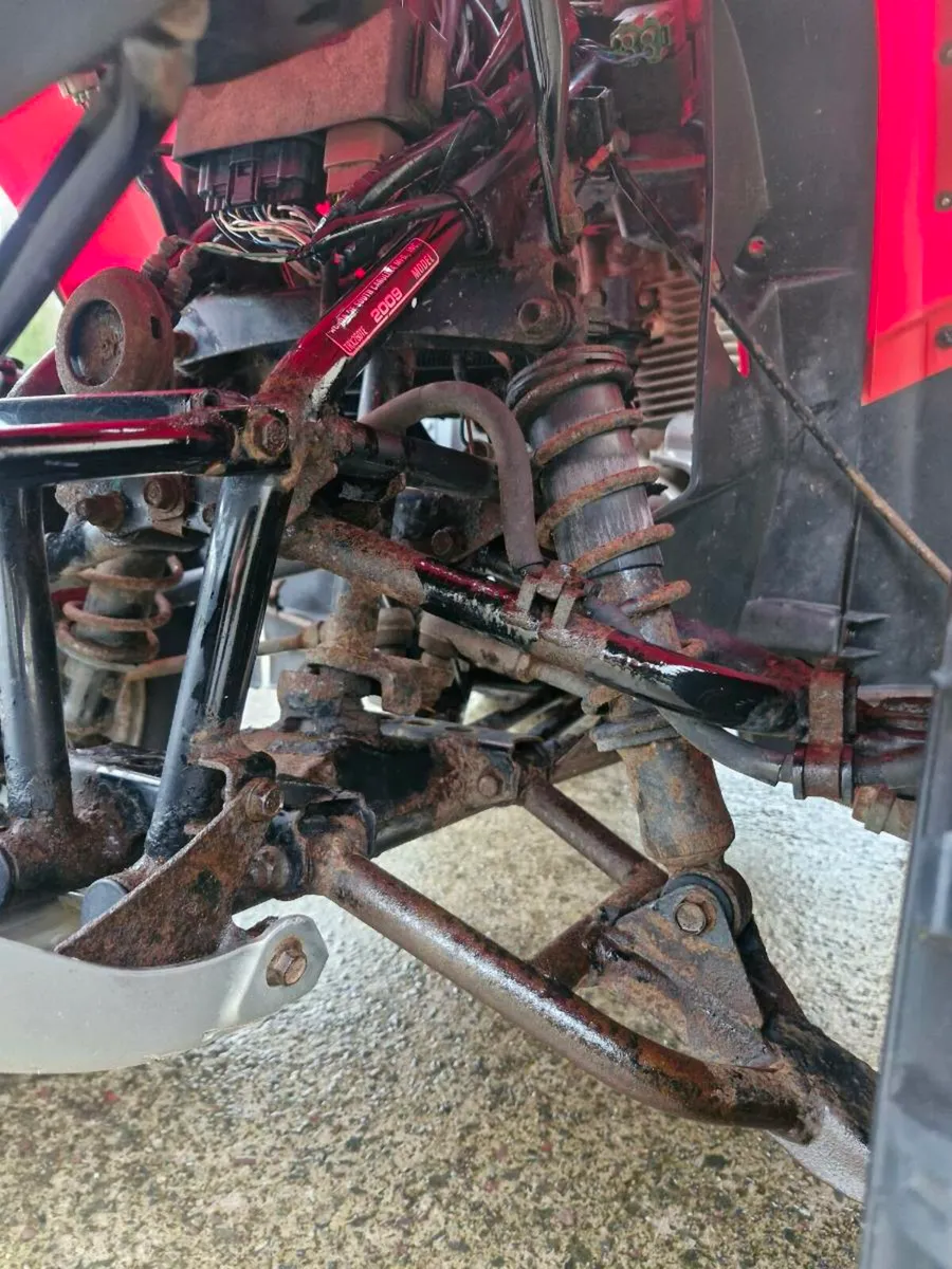 Choice of two Honda quads - Image 4