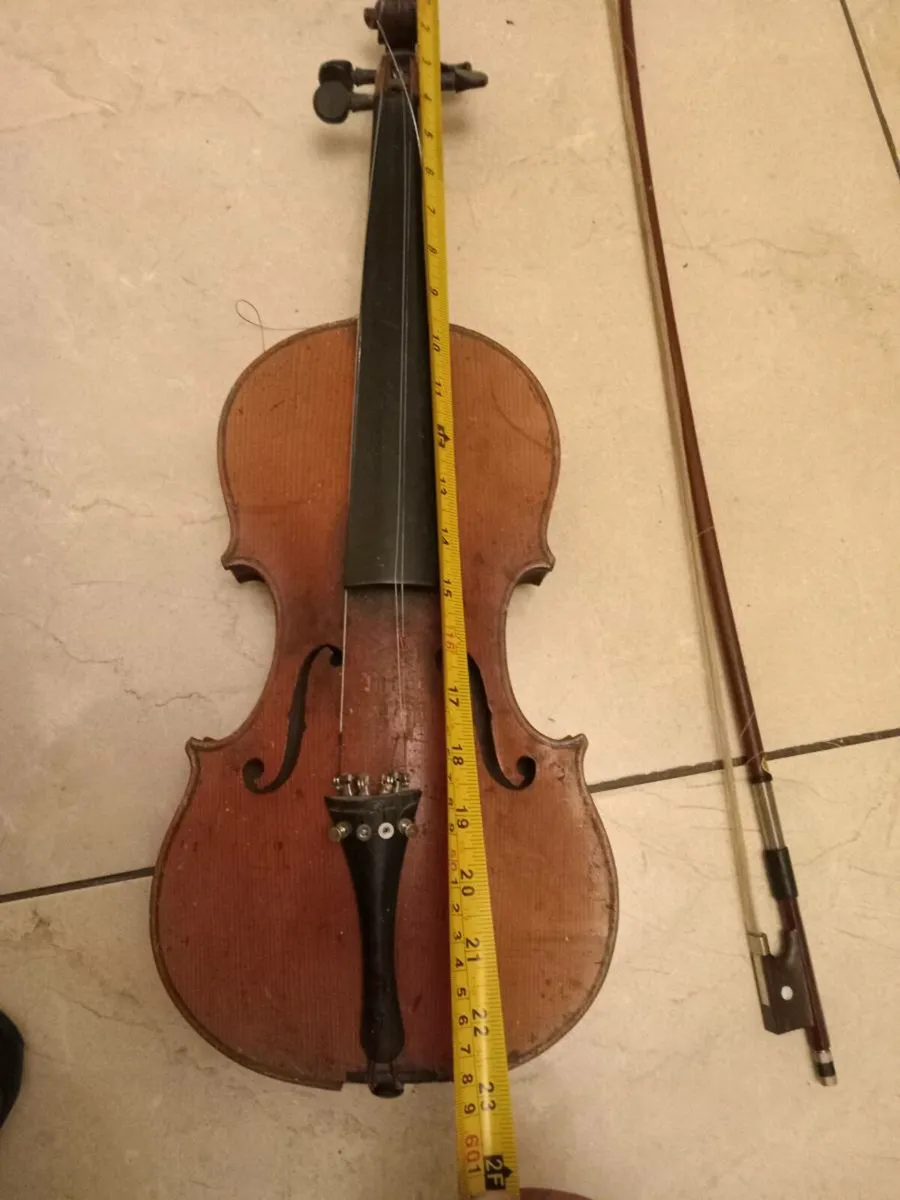 Old violin - Image 4