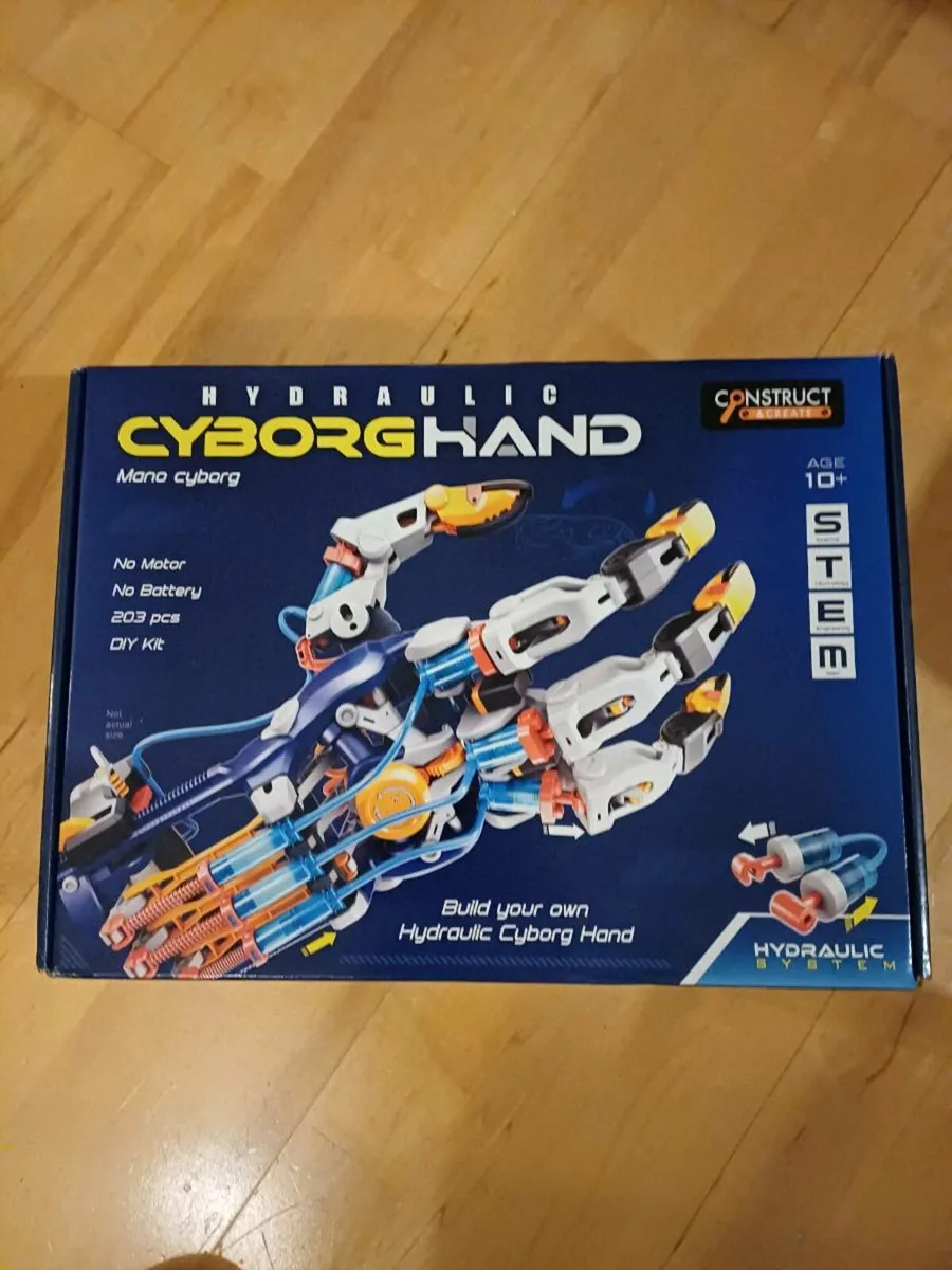 Cyborg hand - Image 3