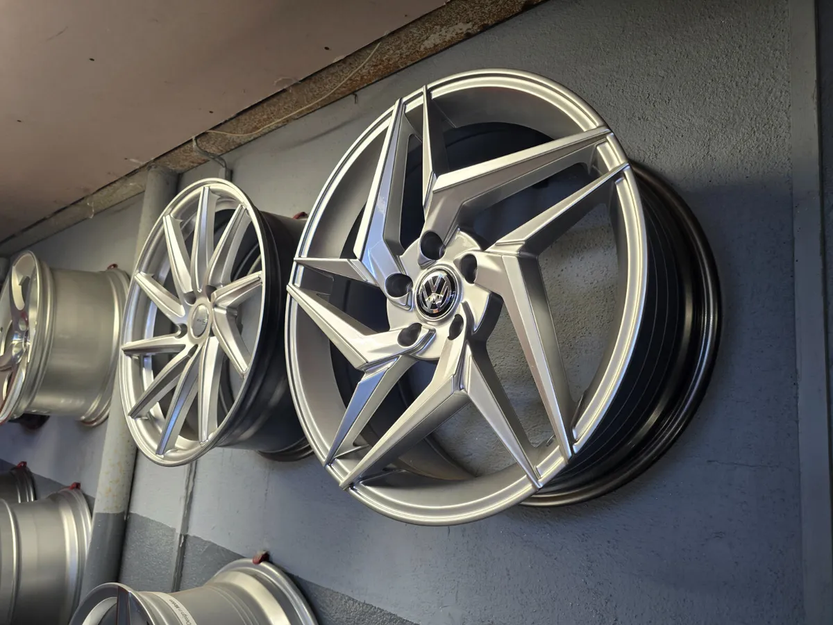 **Special** 18" Ferrari 488 Style