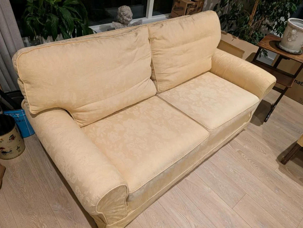 Couches - Image 2