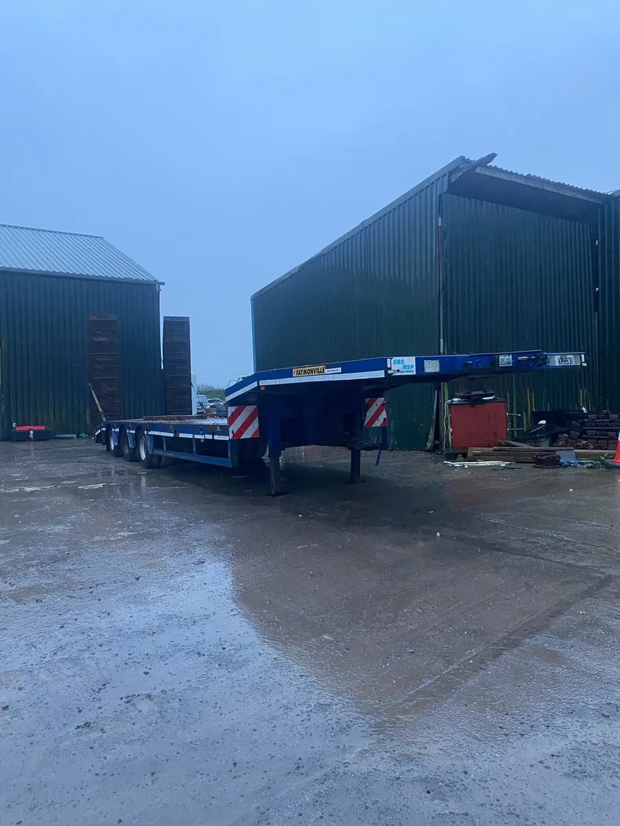 Low loader - Image 1