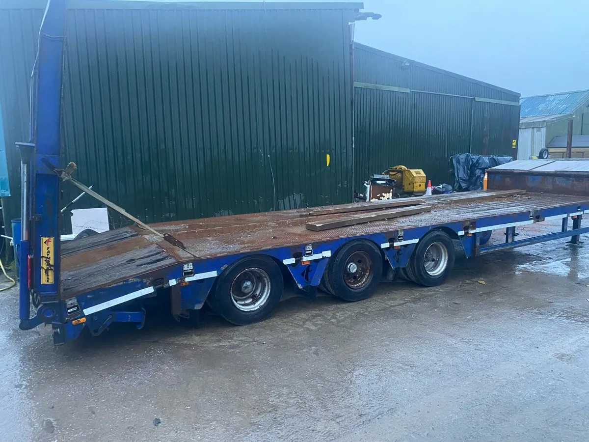 Low loader - Image 2