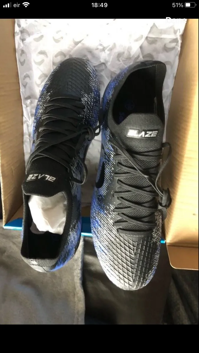 Mens new football boots size 6 €25 - Image 1