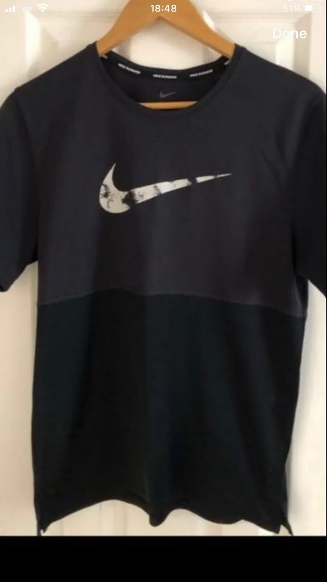 Mens Nike top size S €5 - Image 4