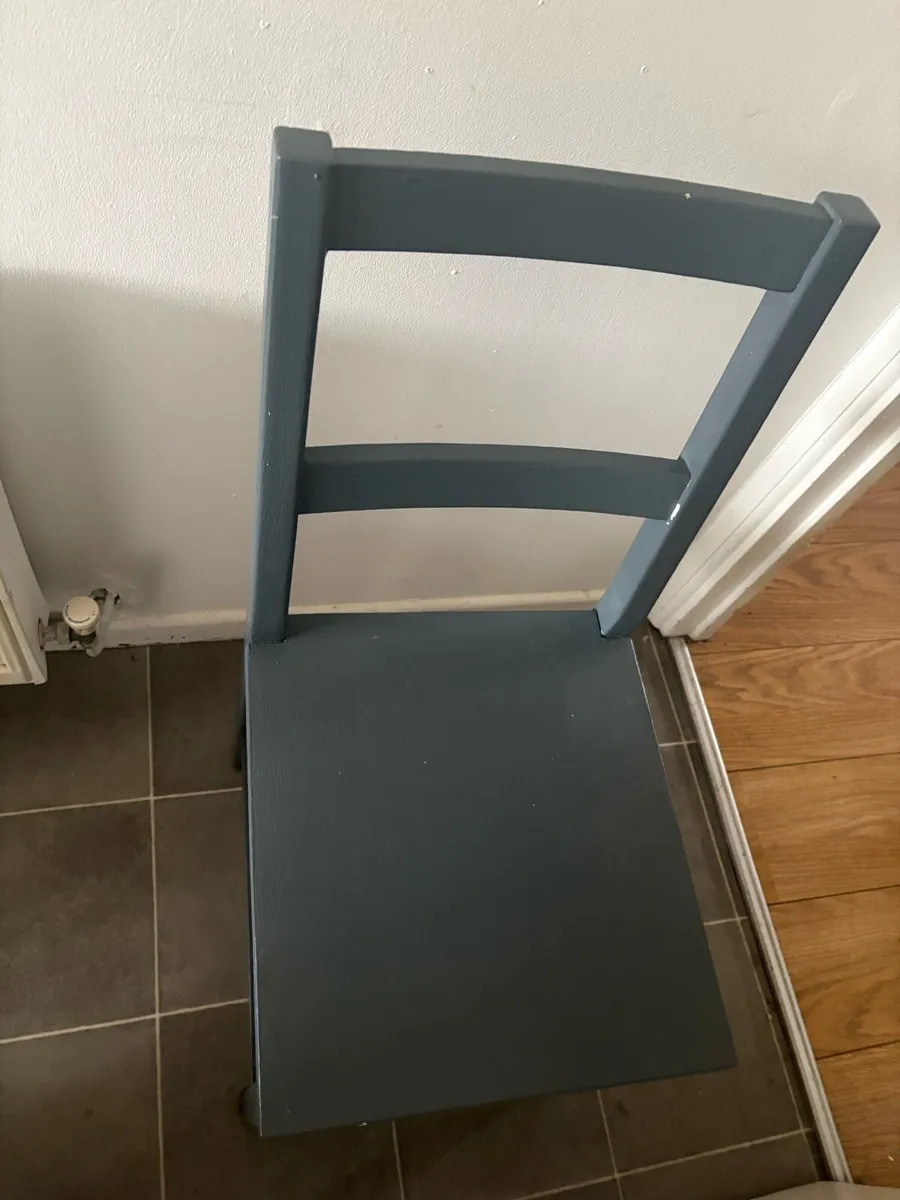 Kitchen table and 6 chairs - Image 2