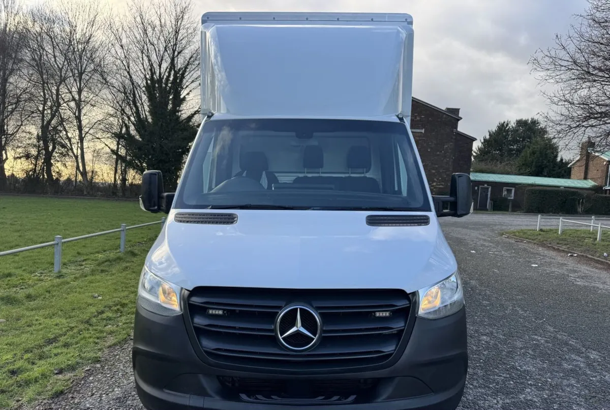 2021 Mercedes-Benz Sprinter Luton Box Van - Image 3