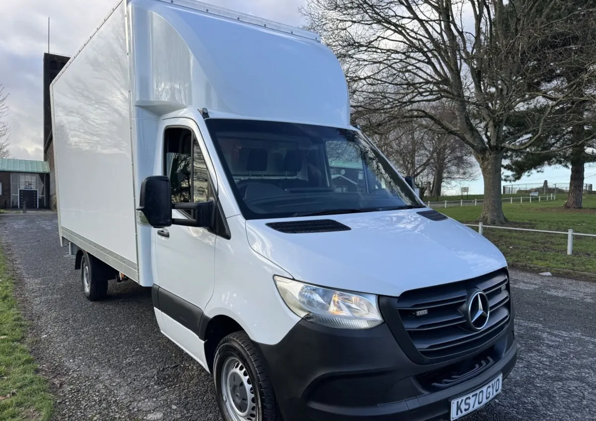 2021 Mercedes-Benz Sprinter Luton Box Van - Image 4