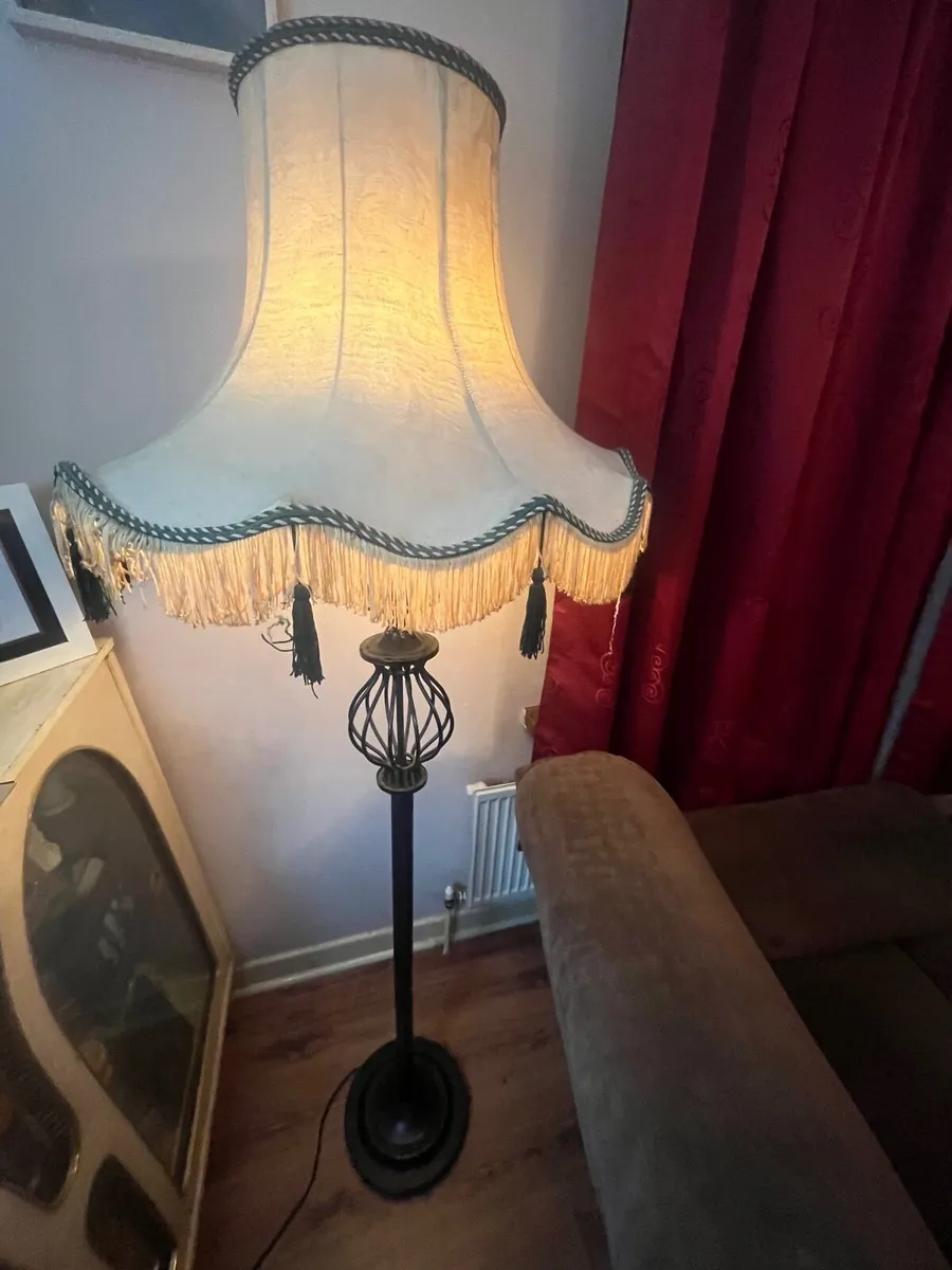Large floor lamp - Image 1
