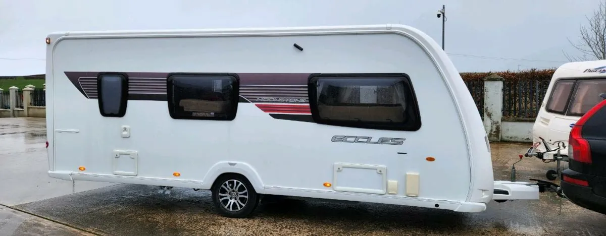 STUNNING STERLING XL 4 BERTH + AWNING MOTOR MOVERS - Image 4