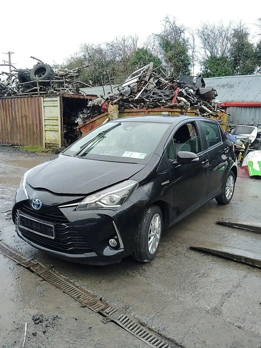 Breaking Toyota Yaris hybrid 2017 - Image 1