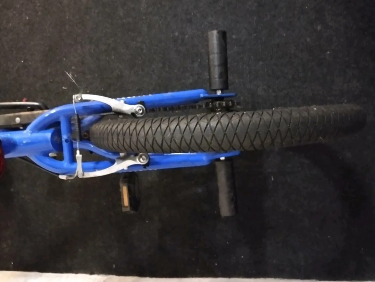 Boys 20inch BMX - Image 3