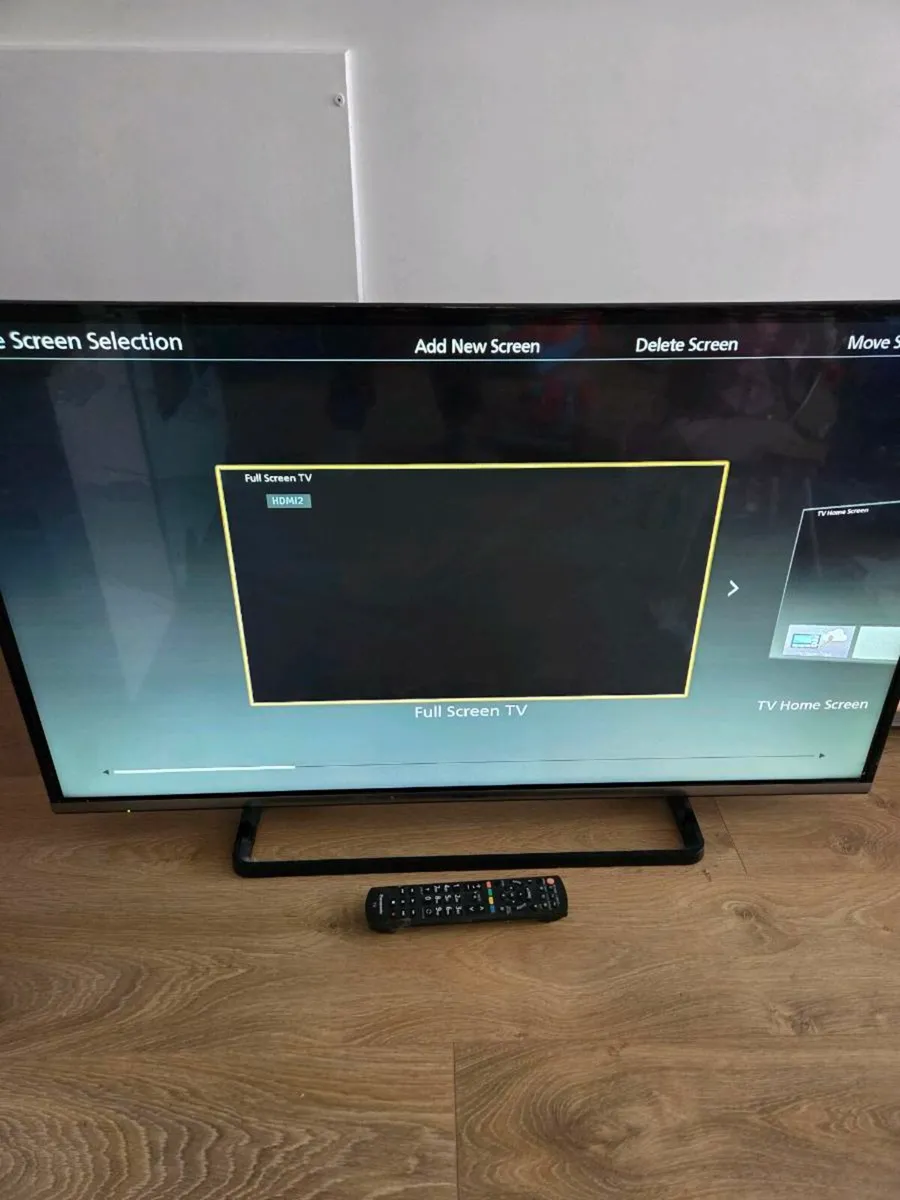 Panasonic TV 43in - Image 1