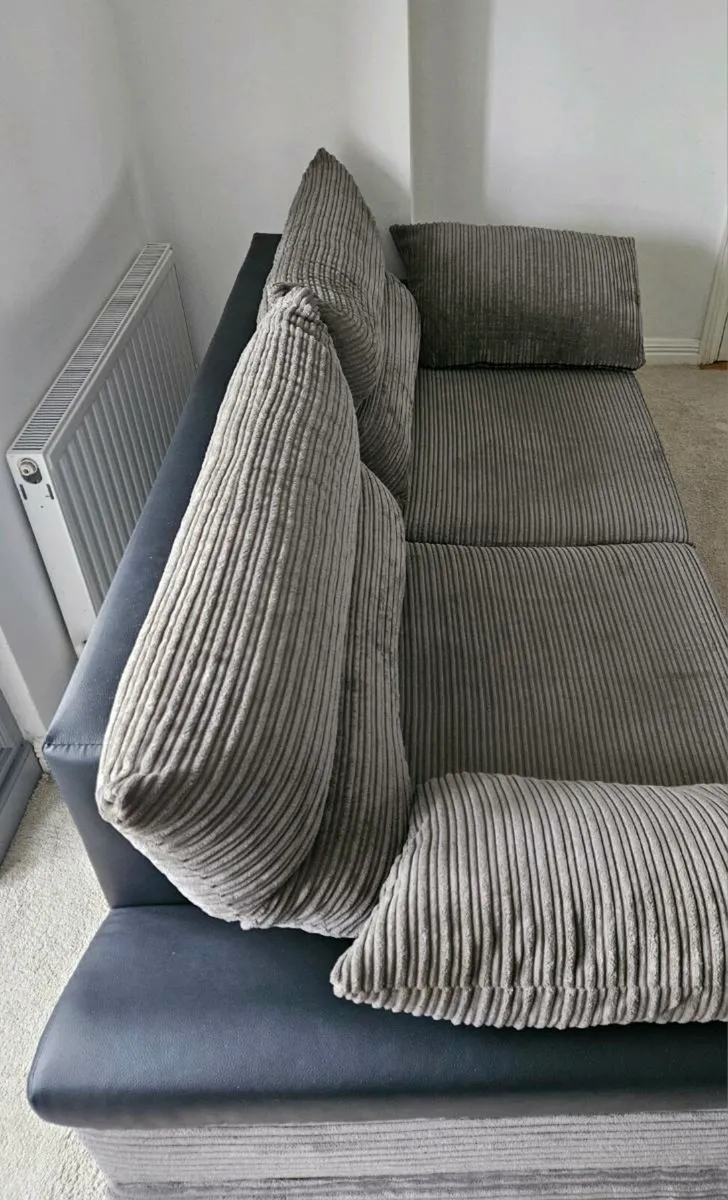 Couch for sale - Image 2