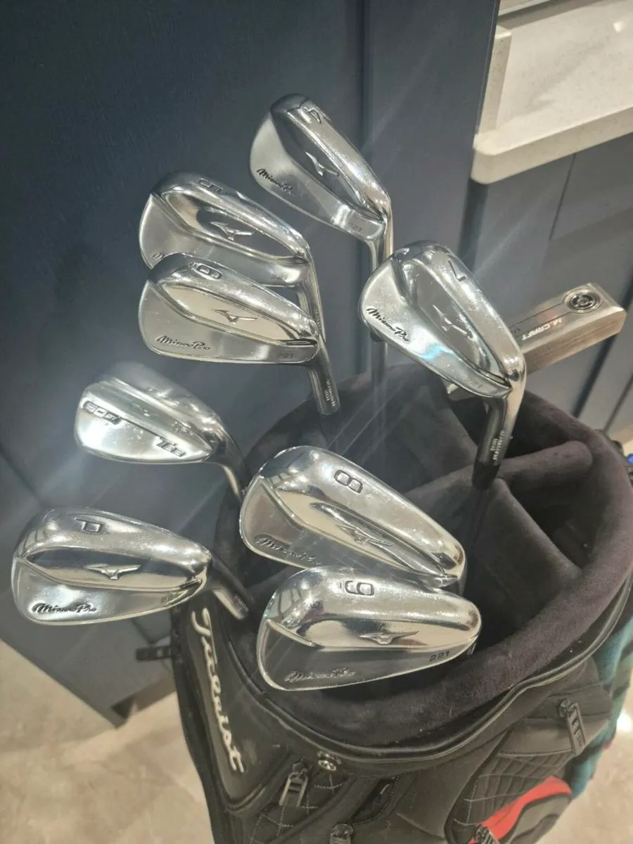 Mizuno Pro 221 irons - Image 1