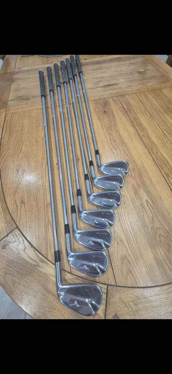 Mizuno Pro 221 irons - Image 2