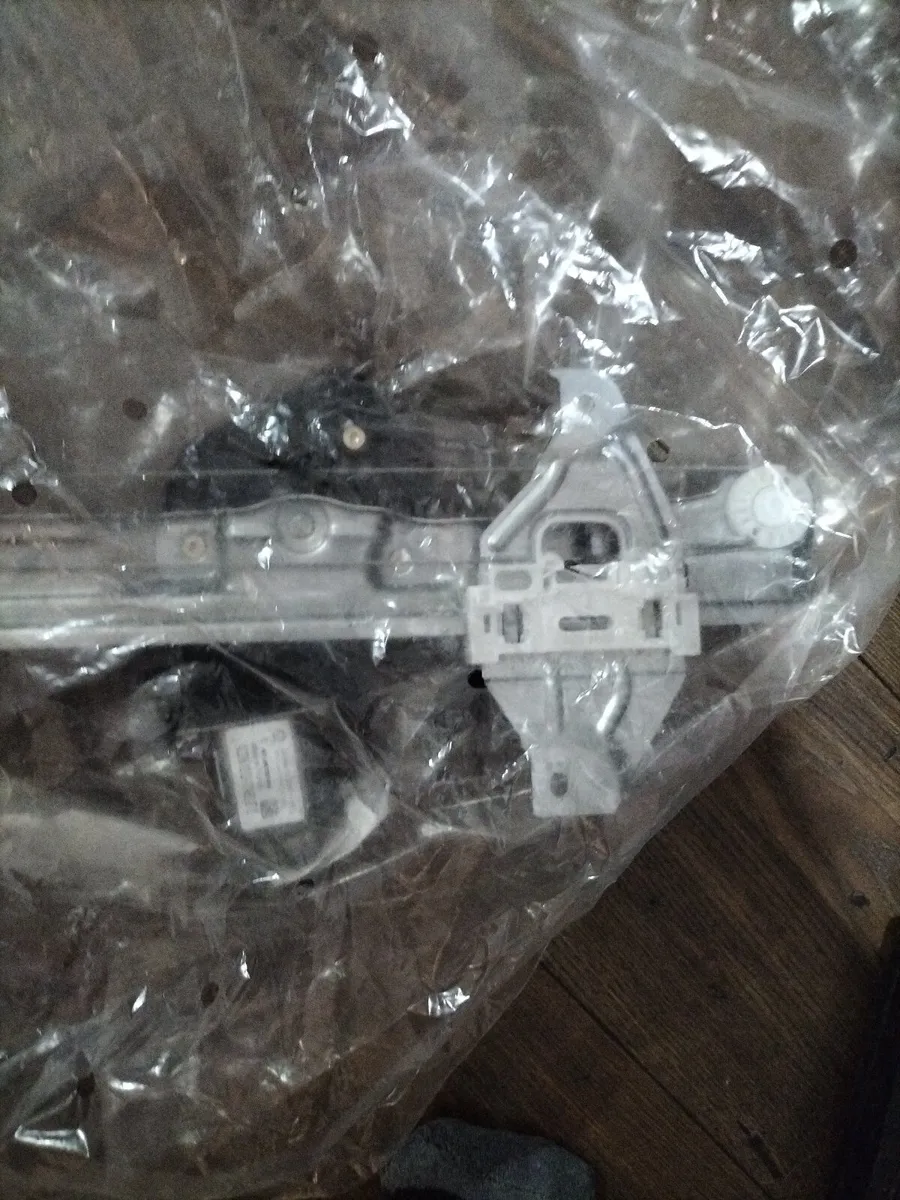 Citreon DS4 2010-2017 Front Right Window Regulator - Image 1