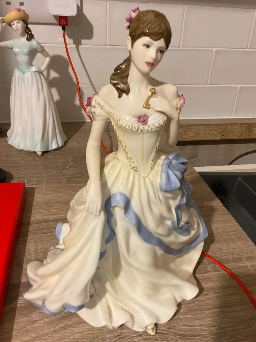 Royal dulton doll - Image 1