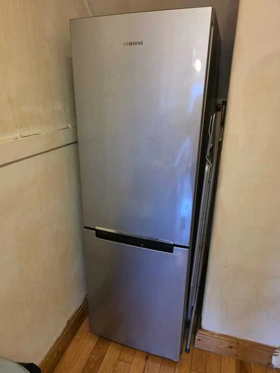Samsung Fridge Freezer Silver 70/30 - Image 1