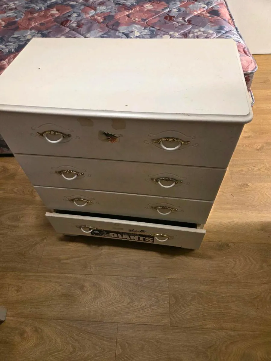 Chest of drawers - Image 1