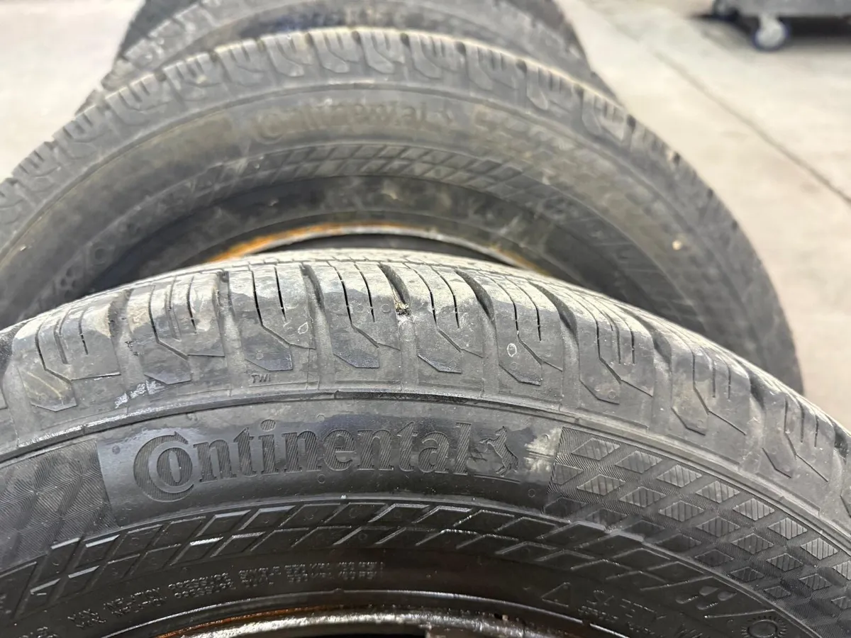 Mercedes Sprinter Twin Rear Axle Wheels & Tyres - Image 3