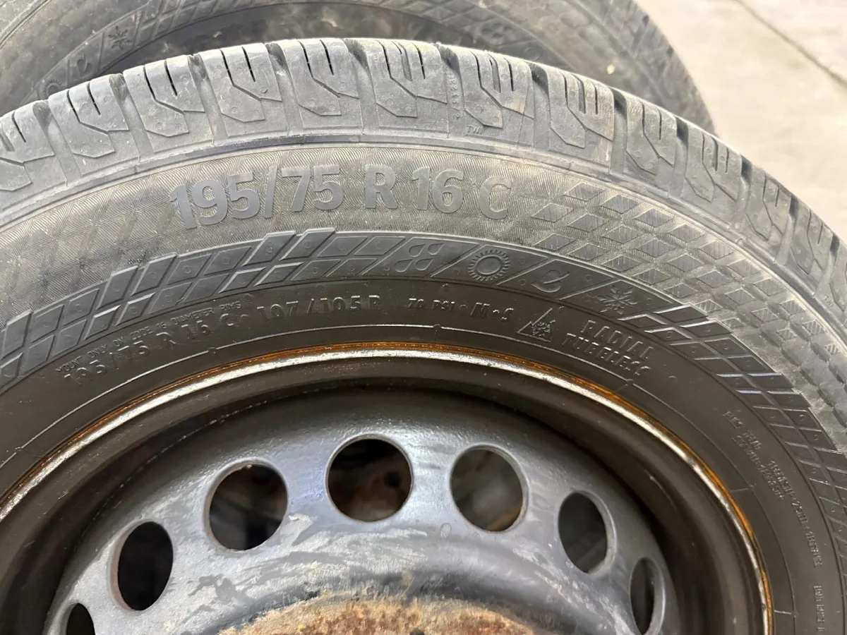 Mercedes Sprinter Twin Rear Axle Wheels & Tyres - Image 4