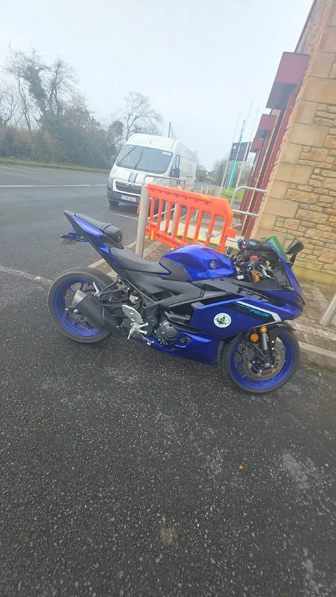YAMAHA r3 2025 - Image 2