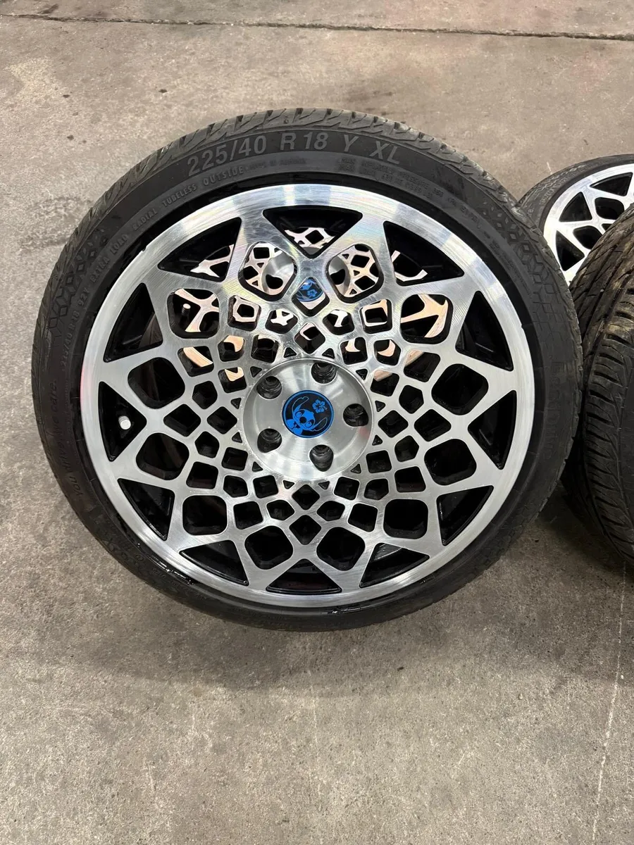 VW Passat/Golf Alloy Wheels&Tyres  225/40 R18 - Image 1