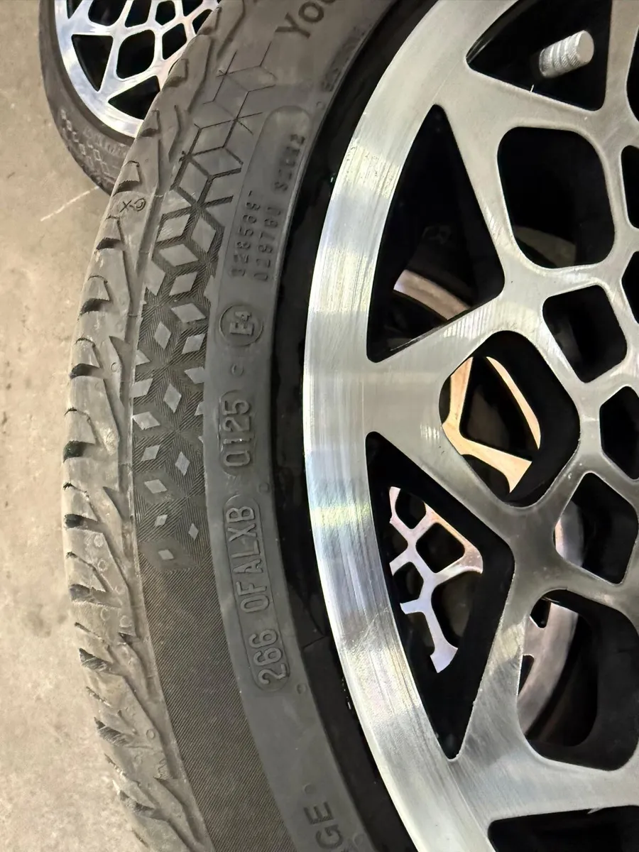 VW Passat/Golf Alloy Wheels&Tyres  225/40 R18 - Image 4