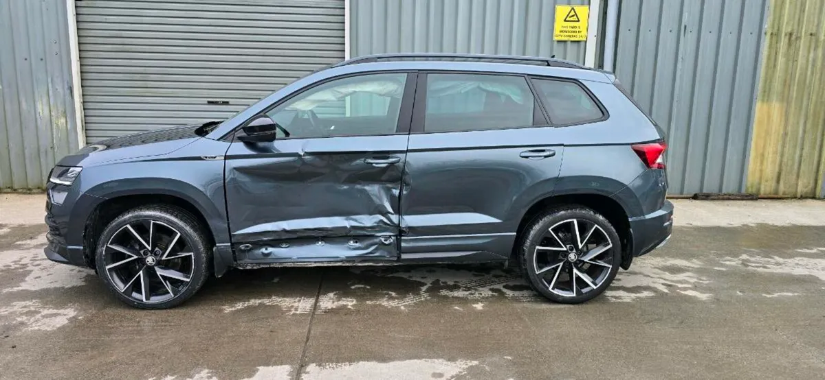 211 SKODA KAROQ SPORTLINE - Image 3