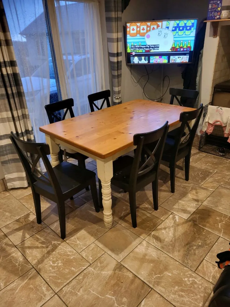 Table & Chairs - Image 1