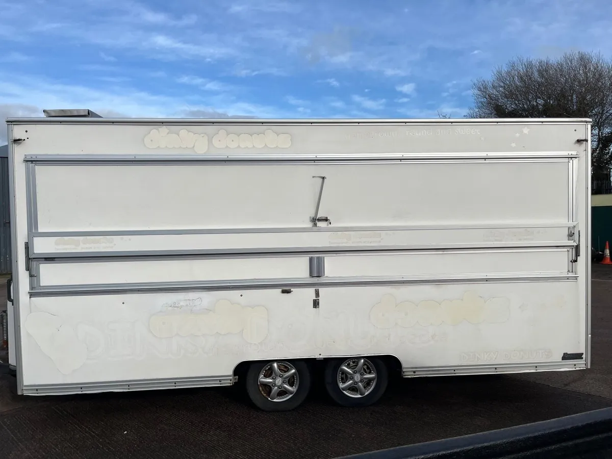 16ft Towability Catering Trailer - Image 3